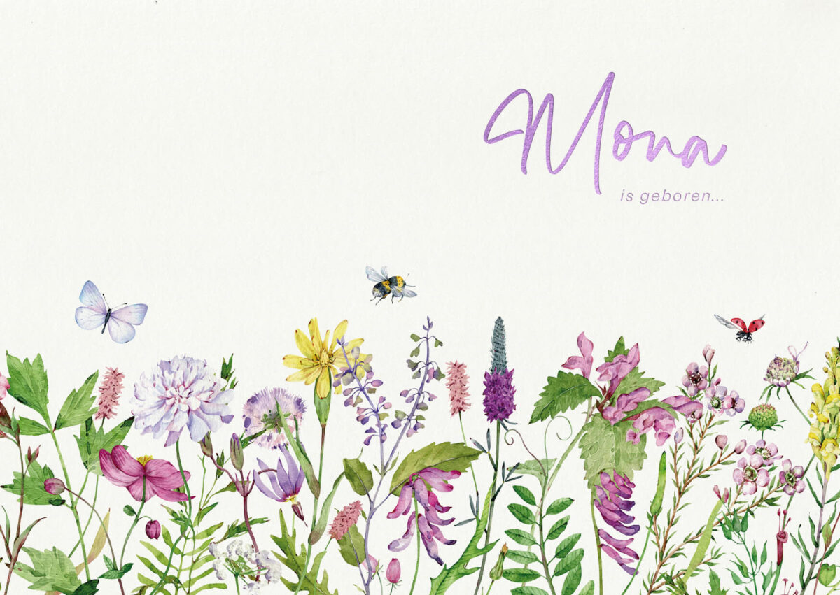 voorzijde geboortekaartje field of lilac met geschilderde veldbloemen en naam in lila folie