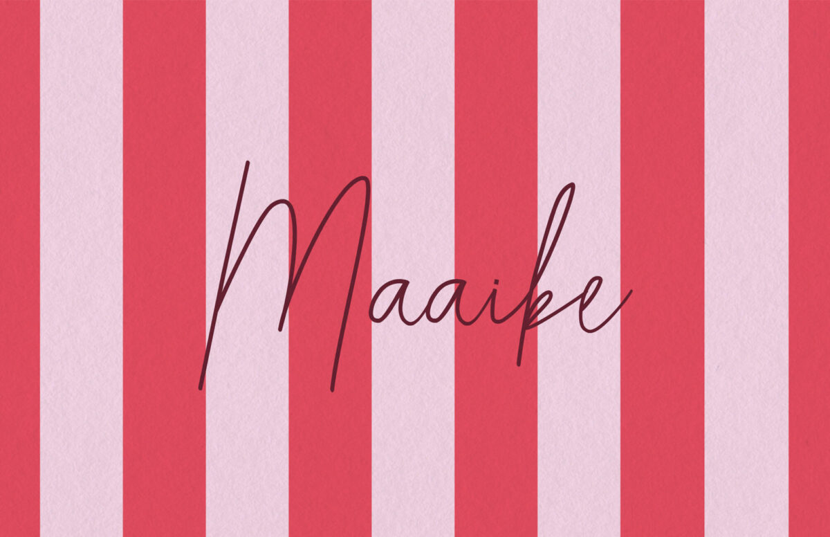 voorzijde geboortekaartje color stripes met colourblocking strepen en contrasterende naam