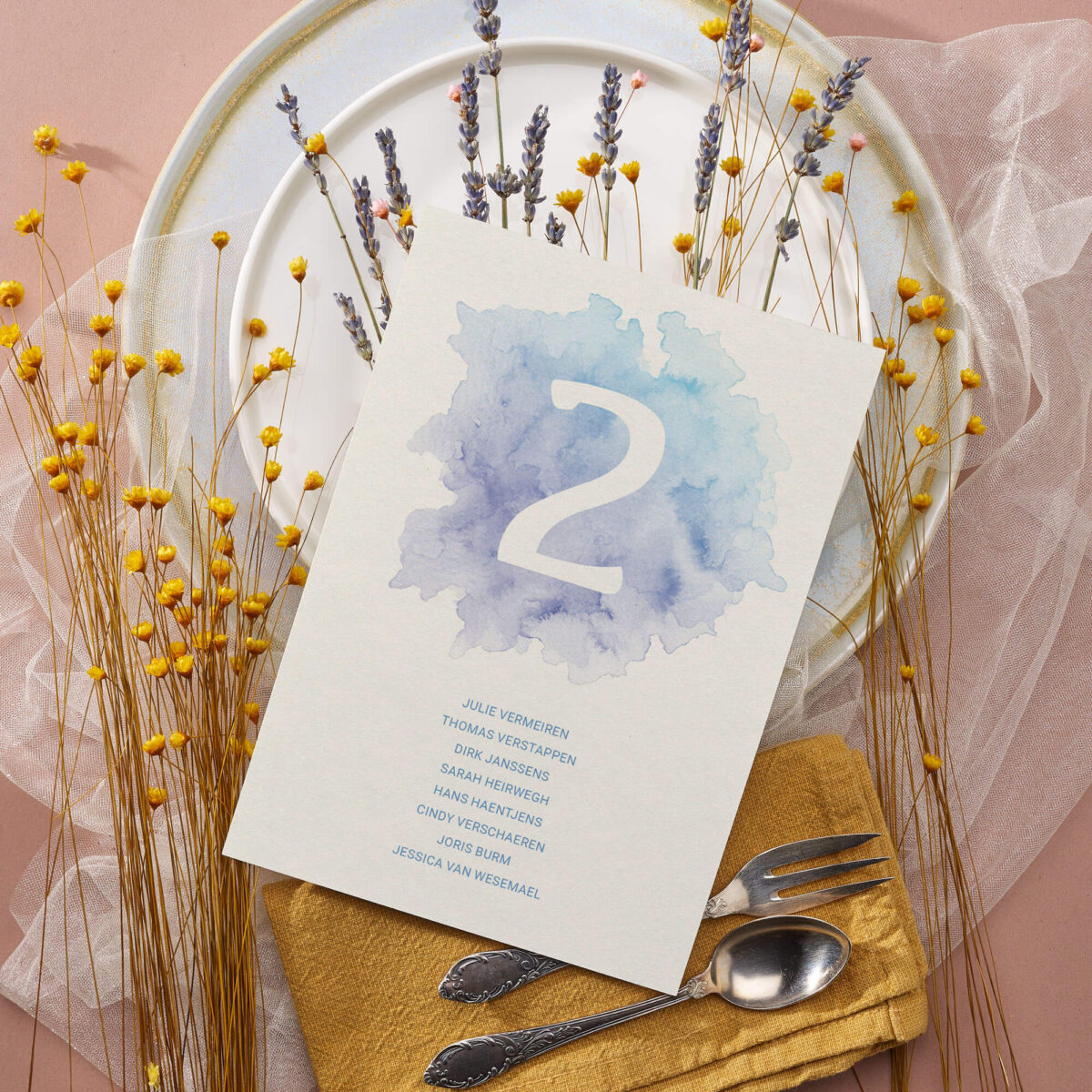 Huwelijk tafelkaarten lila waterverf